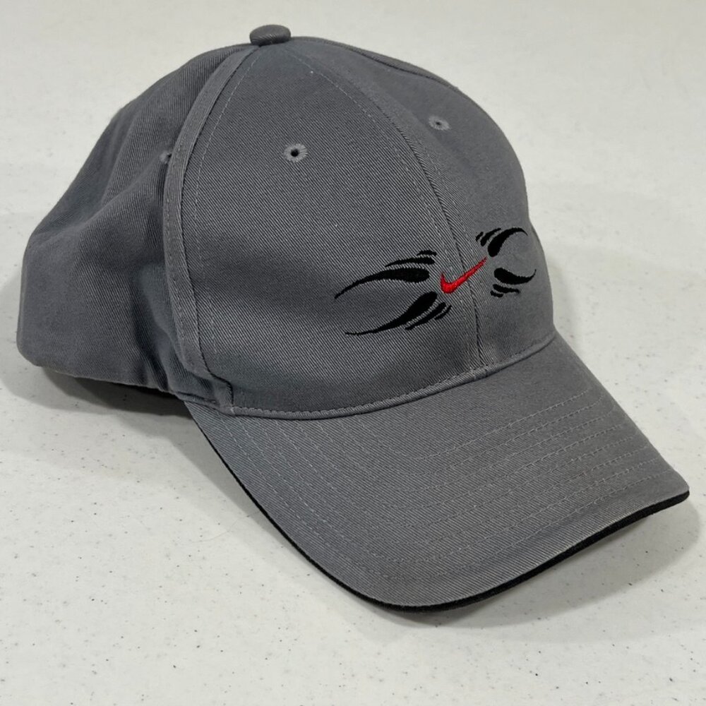 Nike Velcro Adjustable Baseball Hat Gray, Reed Swoosh, Black  EUC Barely worn